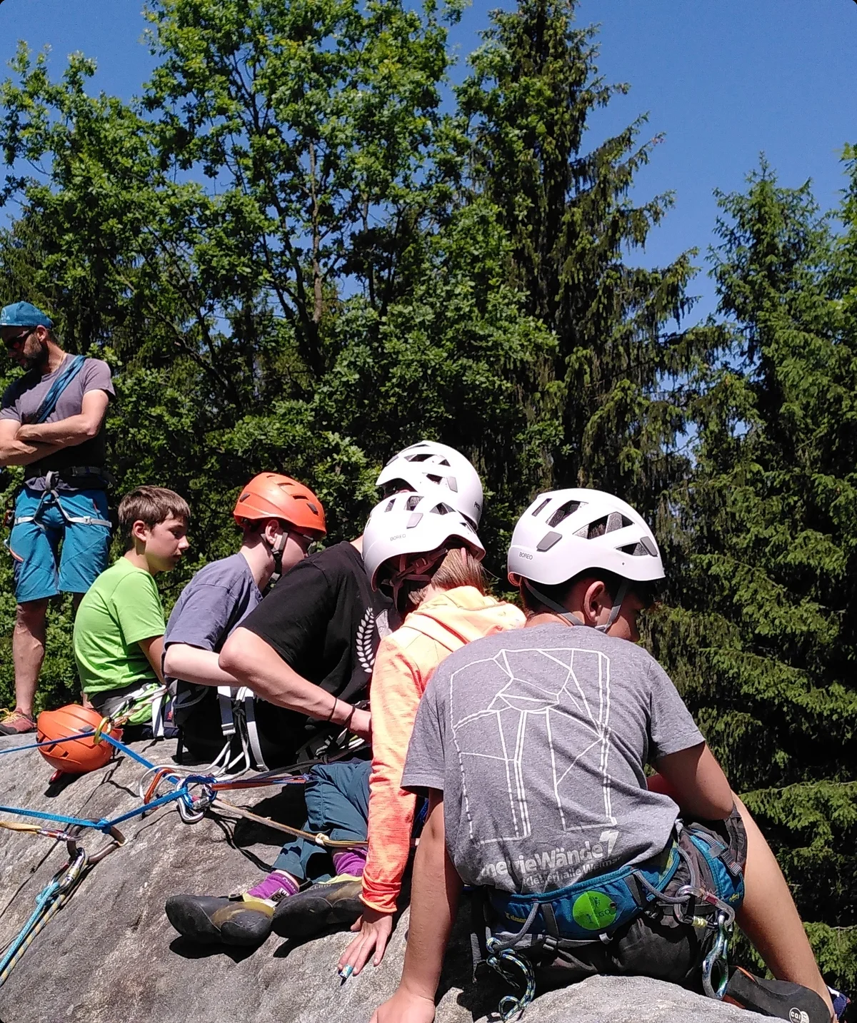 Barriere - alle auf dem Gipfel | © Ralf Günter